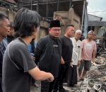 Peduli Korban Kebakaran 10 Ulu, Wakil Walikota Terpilih Prima Salam Berikan Bantuan 